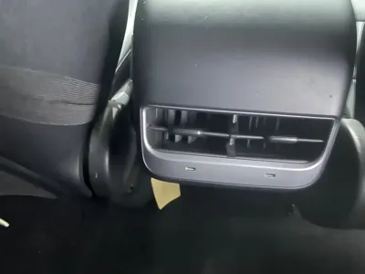 Tesla Model Y 2022, 40000 км, за 94200 CNY - фото 12
