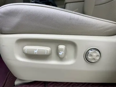 Toyota Land Cruiser 2019, 71000 км, за 447000 CNY - фото 17