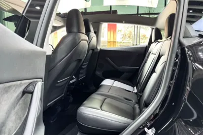 Tesla Model Y 2023, 46300 км, за 215923.9 CNY - фото 35