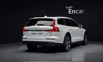 Volvo V60 2020, 70447 км, за 28900000 KRW