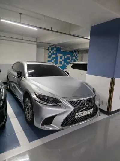 Lexus LS 2018, 109850 км, за 60000000 KRW - фото 5
