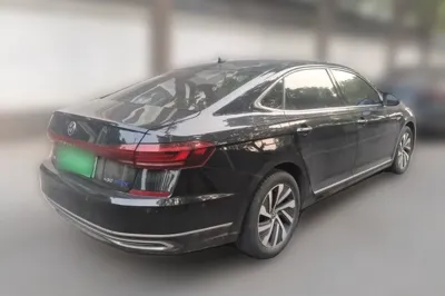 Volkswagen Passat New Energy 2022, 35300 км, за 114471 CNY - фото 6