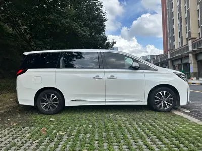 GAC Motor Trumpchi M8 2022, 40000 км, за 89800 CNY - фото 4