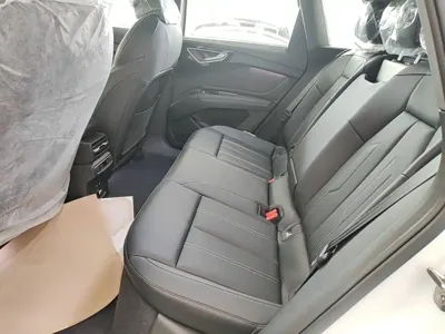 Audi Q4 e-tron 2026, 100 км, за 160000 CNY - фото 17