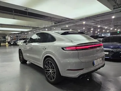 Porsche Cayenne 2026, 7690 км, за 179000000 KRW