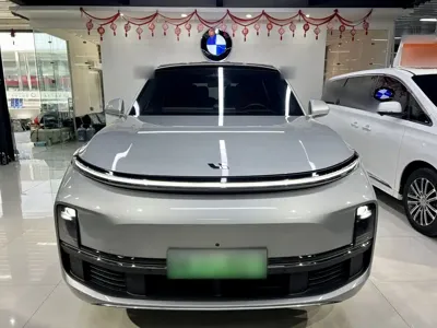 Li Auto Li L8 2023, 43700 км, за 206600 CNY
