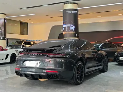 Porsche Panamera 2023, 4000 км, за 708000 CNY - фото 5