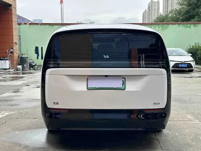Li Auto Li MEGA 2025, 3600 км, за 509799 CNY - фото 3