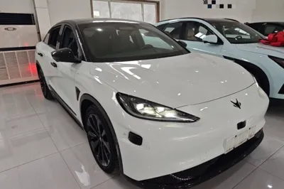 Arcfox Alpha S 2022, 65900 км, за 120201.69 CNY