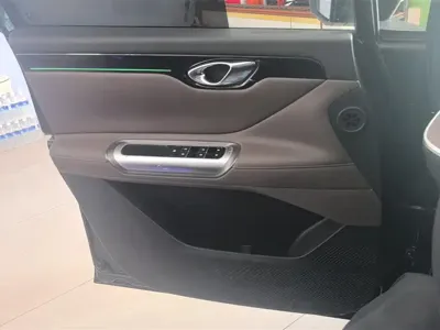 GAC Motor 传祺E8 PHEV 2024, 91100 км, за 128000 CNY - фото 7