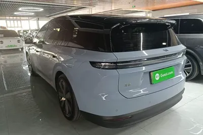 Li Auto Li Auto i8 2025, 13300 км, за 315534.54 CNY