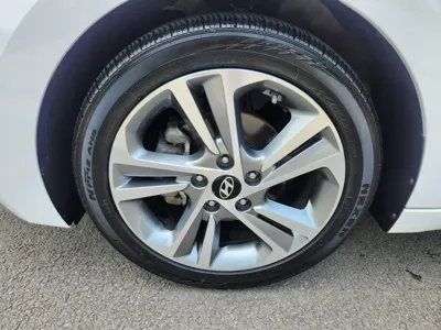 Hyundai Avante 2018, 26457 км, за 12800000 KRW - фото 5