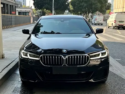 BMW 5 Series 2022, 74000 км, за 209800 CNY