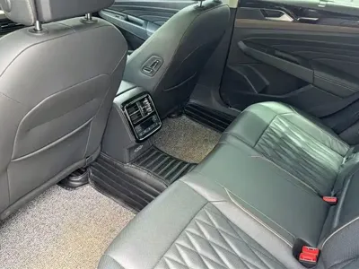 Volkswagen Passat 2019, 68000 км, за 61700 CNY