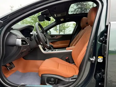 Jaguar XEL 2024, 51000 км, за 124500 CNY - фото 9