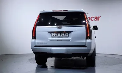 Cadillac Escalade 2018, 121685 км, за 29900000 KRW