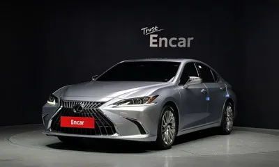 Lexus ES · 2023 год