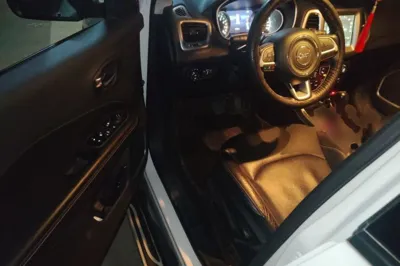 Jeep Compass 2017, 38300 км, за 39380.64 CNY - фото 17