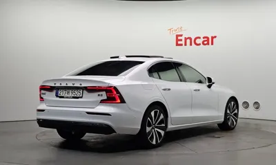 Volvo S60 2024, 17425 км, за 39900000 KRW