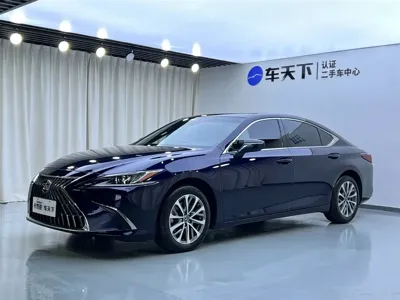 Lexus ES · 2021 год