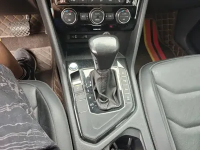 Volkswagen Tiguan L 2017, 132100 км, за 62300 CNY - фото 14