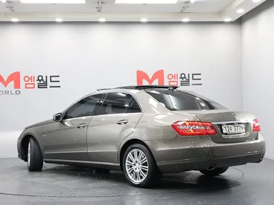 Mercedes-Benz E-Class 2012, 69793 км, за 7900000 KRW