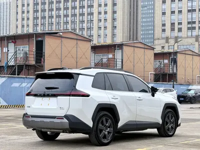 Toyota RAV4 2026, 7000 км, за 176000 CNY - фото 6