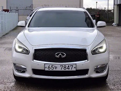 Infiniti Q70 · 2015 год