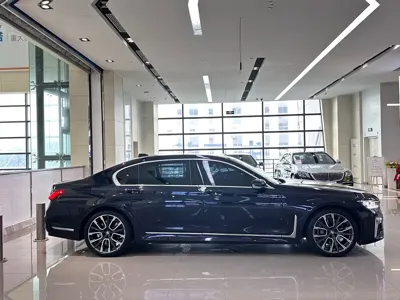 BMW 7 Series 2022, 61000 км, за 348000 CNY - фото 4