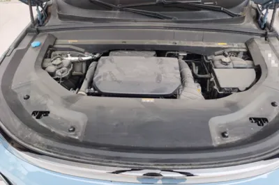 Li Auto L8 2023, 79500 км, за 216392.96 CNY