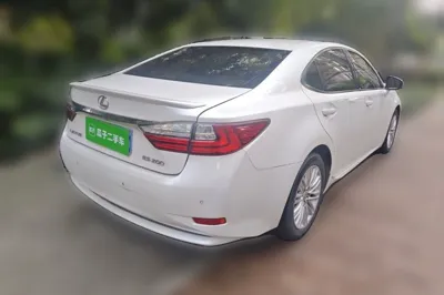 Lexus ES 2015, 81400 км, за 98051.52 CNY - фото 6
