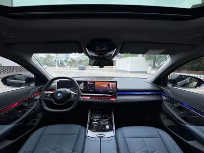 BMW i5 2025, 20000 км, за 229800 CNY - фото 10