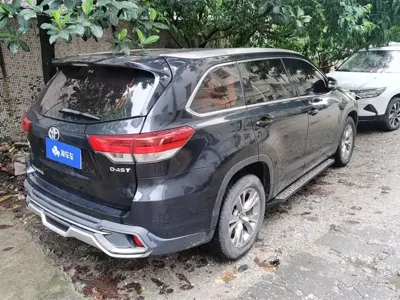 Toyota Highlander 2018, 68400 км, за 107000 CNY