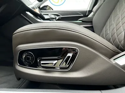 Audi A8 2026, 1000 км, за 618800 CNY - фото 9