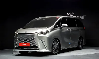 Lexus LM · 2025 год