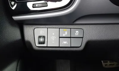 Kia Stonic 2018, 85225 км, за 9600000 KRW - фото 8
