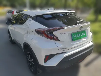 Toyota C-HR 2018, 89400 км, за 71453.46 CNY