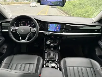 Volkswagen Passat 2023, 17000 км, за 109800 CNY - фото 6