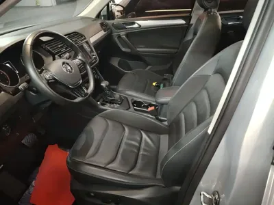 Volkswagen Tiguan L 2017, 89200 км, за 76400 CNY - фото 11
