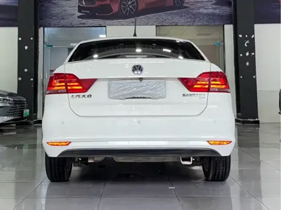Volkswagen Santana 2018, 120000 км, за 20800 CNY