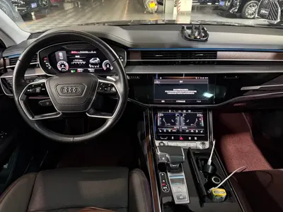 Audi A8 2021, 60000 км, за 348800 CNY - фото 6