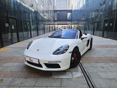 Porsche 718 · 2018 год
