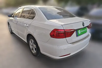 Volkswagen Lavida 2013, 96700 км, за 43534.2 CNY