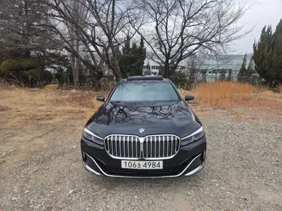BMW 7-Series · 2020 год