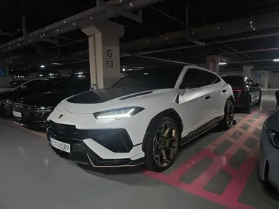Lamborghini Urus 2024, 7400 км, за 379000000 KRW