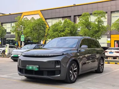 Li Auto Li L8 · 2023 год
