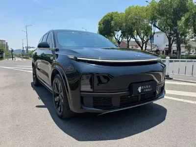 Li Auto Li L8 2023, 41000 км, за 125000 CNY