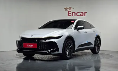 Toyota Crown · 2025 год