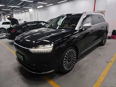 AITO 问界 AITO M9 · 2025 год