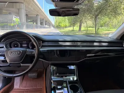 Audi A8 2018, 120000 км, за 232300 CNY - фото 8